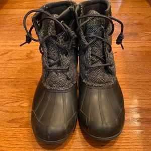 Sperry winter boots, black, women’s size 9